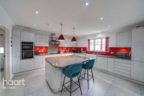 5 bedroom detached house for sale, The Willows, Great Braxted