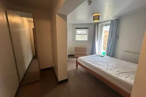 3 bedroom flat to rent – pohled 5
