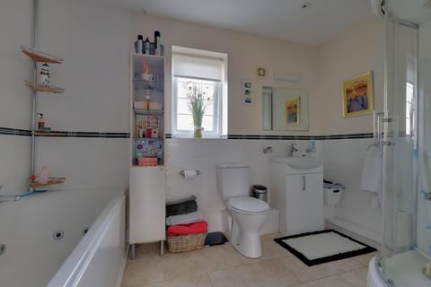 4 bedroom detached house for sale, Marshall Road, Hayling Island