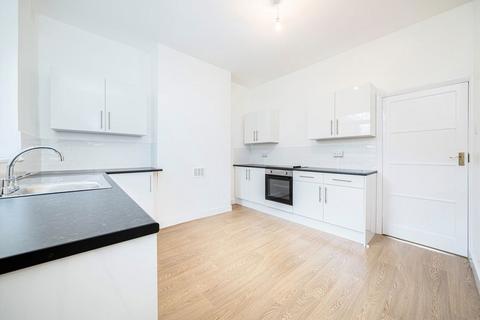 2 bedroom flat to rent, St. Asaph Road, London SE4
