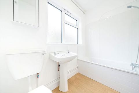 2 bedroom flat to rent, St. Asaph Road, London SE4