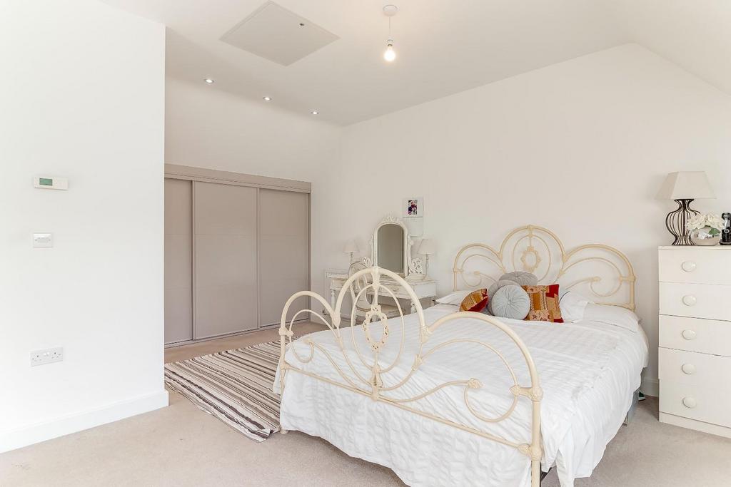 Master Bedroom - A.jpg