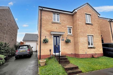 4 bedroom detached house for sale, White Farm, Barry, CF62