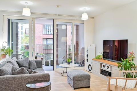 2 bedroom flat for sale, Heygate Street, Elephant and Castle, LONDON, SE17