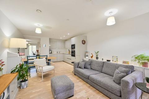 2 bedroom flat for sale, Heygate Street, Elephant and Castle, LONDON, SE17
