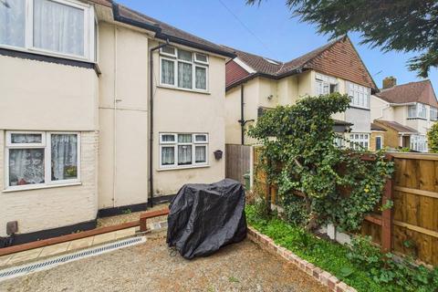 undefined, London Road, Feltham, TW14