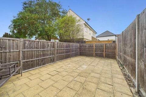 undefined, London Road, Feltham, TW14