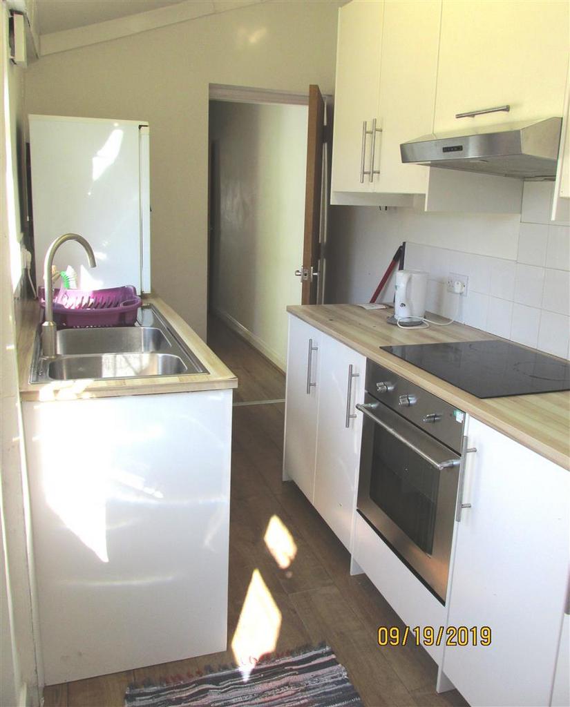 8 Vine Street, Sep 2019, kitchen 2.jpg