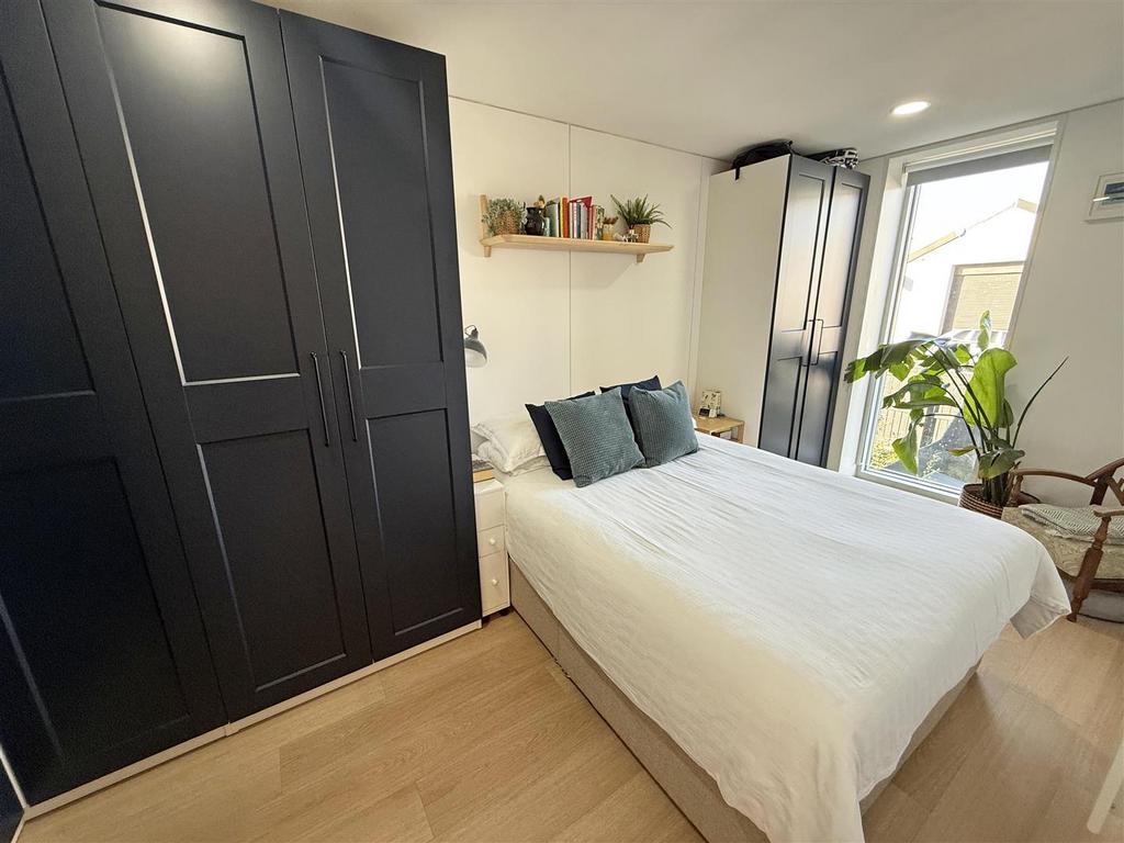 Smiths Dock BEdroom 1.jpg