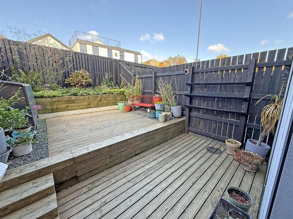 Smiths Dock Rear Garden.jpg
