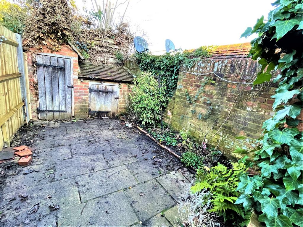 Rear Courtyard Garde