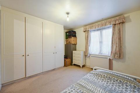 undefined, Beechwood Grove, London, W3