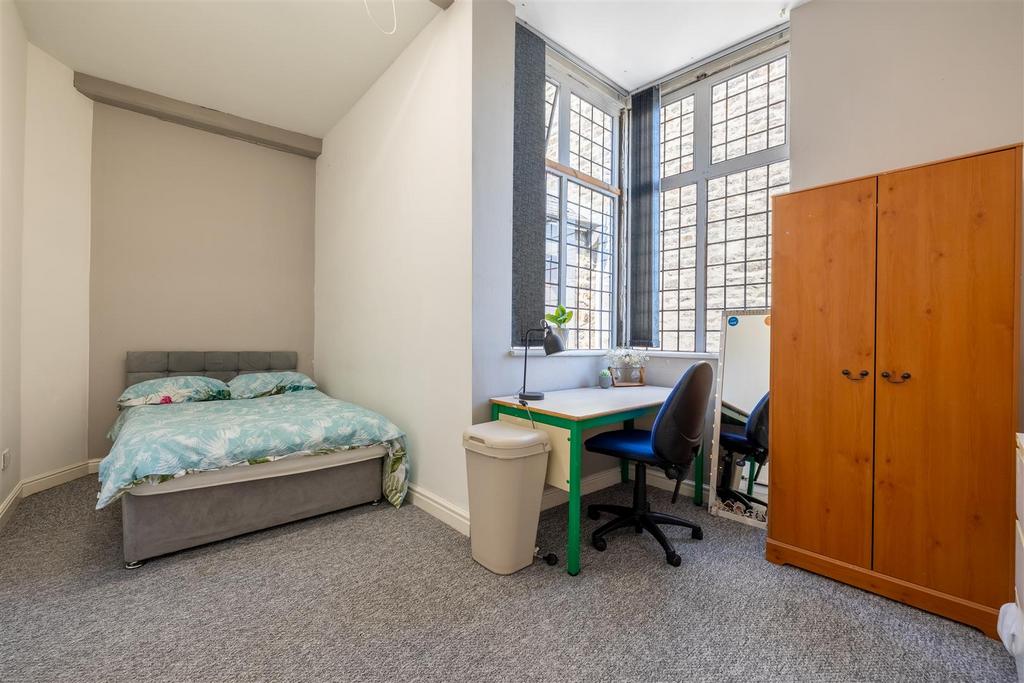 23 Castle Hill Flat 2 11.jpg