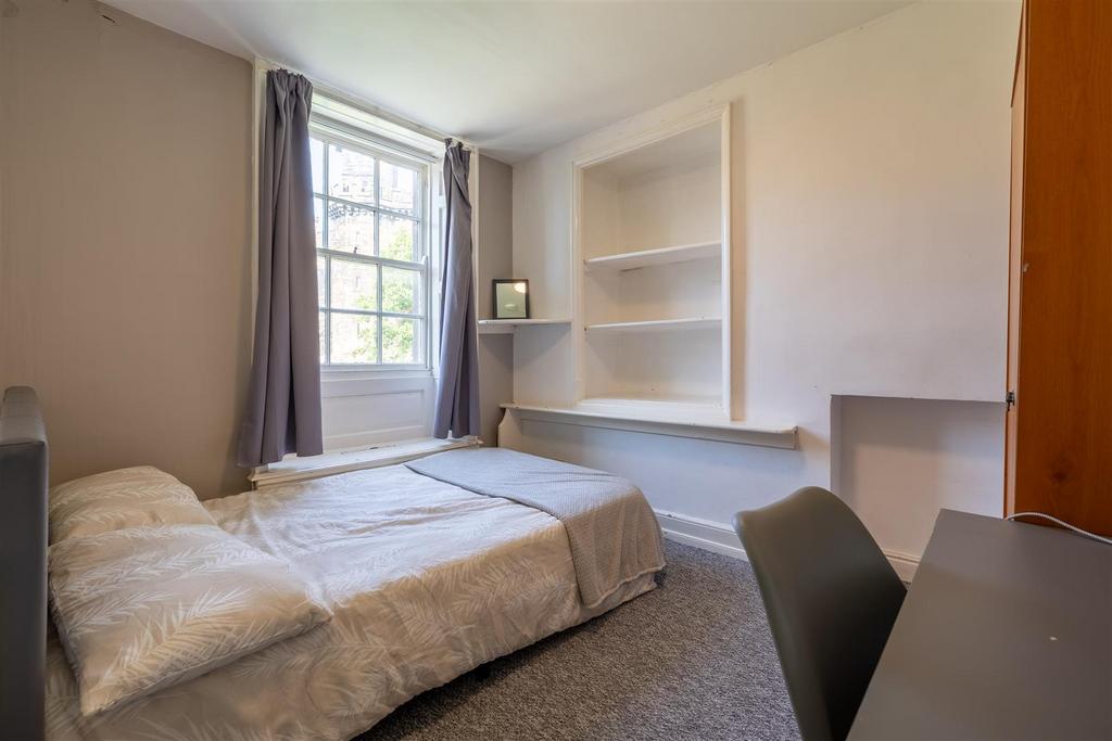 23 Castle Hill Flat 2 4.jpg