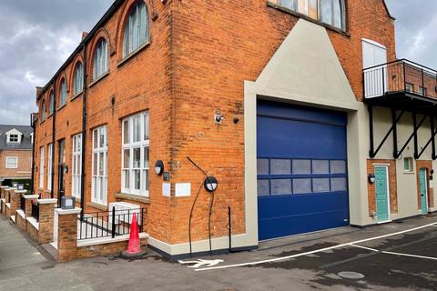 Office to rent, Lesbourne Rd Reigate RH2 7JS