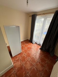 1 bedroom flat to rent, Holbrook Road, London E15