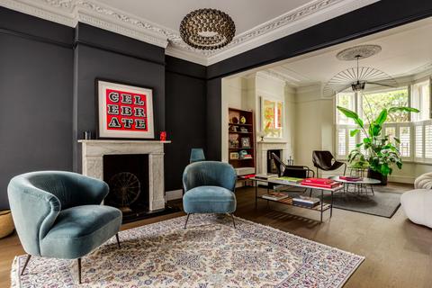 4 bedroom semi-detached house for sale, Henning Street, London, SW11