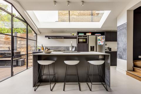4 bedroom semi-detached house for sale, Henning Street, London, SW11