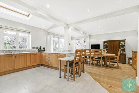 5 bedroom semi-detached house to rent, Elm Park Road, Winchmore Hill, London, N21 2HP
