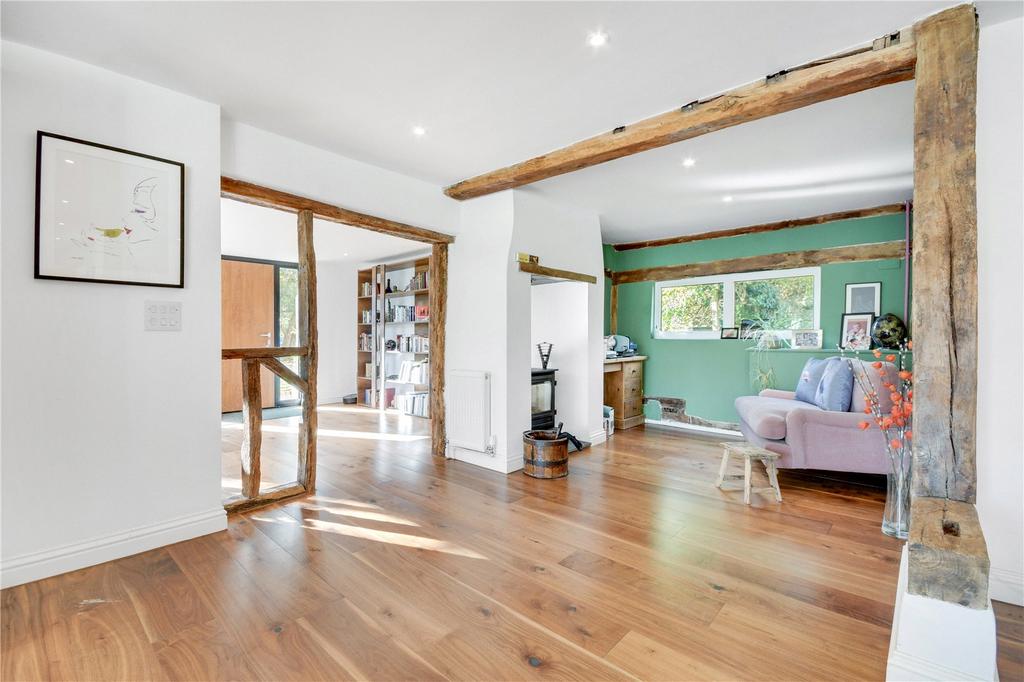 Entrance/Snug