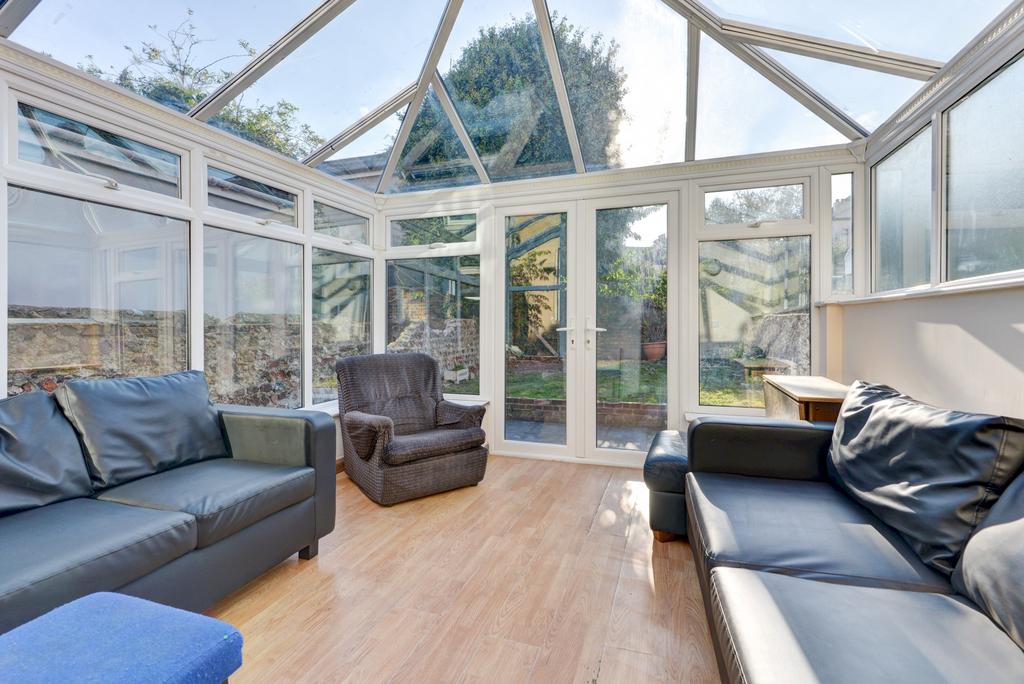 Bright and spacious conservatory living area wi...