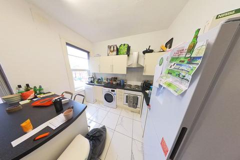 undefined, Headingley Avenue, Leeds LS6