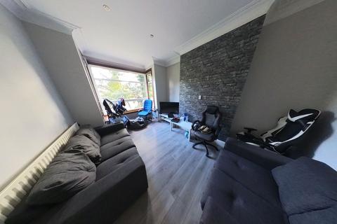 undefined, High Cliffe, Leeds LS4