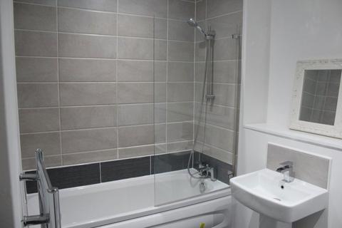 3 bedroom flat to rent, St John Divine Church