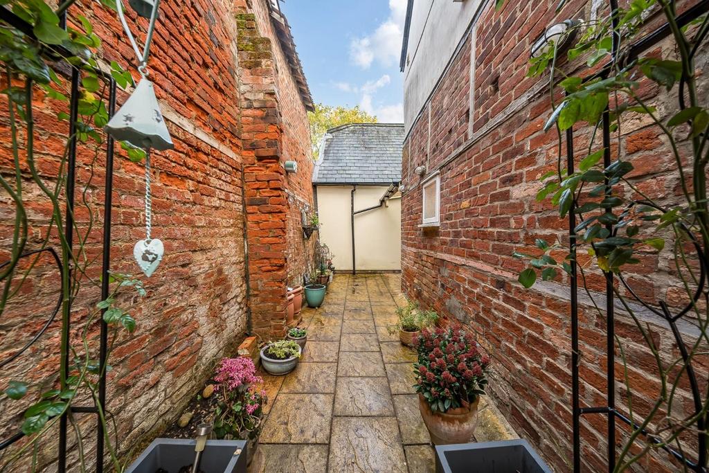 Rear Courtyard garden