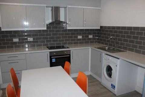 3 bedroom flat to rent, St John Divine Church, Liverpool