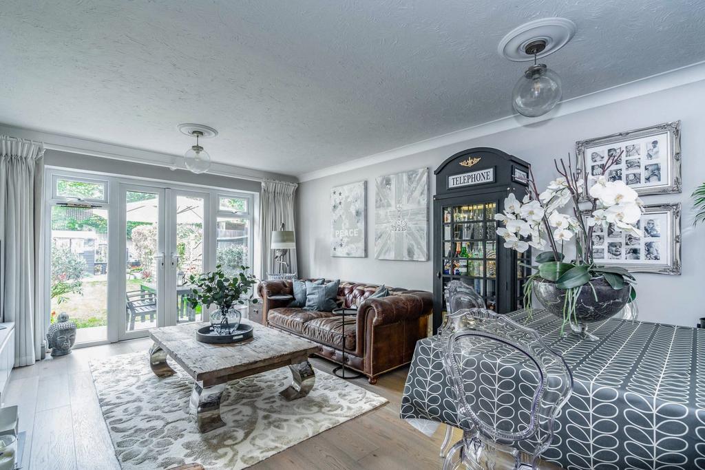 Living/Dining Room