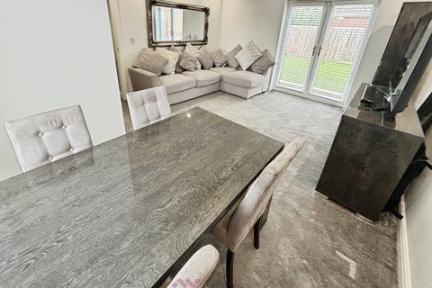 11 Highfield Close, Dunscroft, Doncaster, DN7 4GA