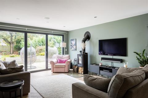 undefined, Nutfield Road, Merstham