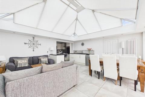 2 bedroom detached bungalow for sale, Sandpiper Road, Porthcawl CF36
