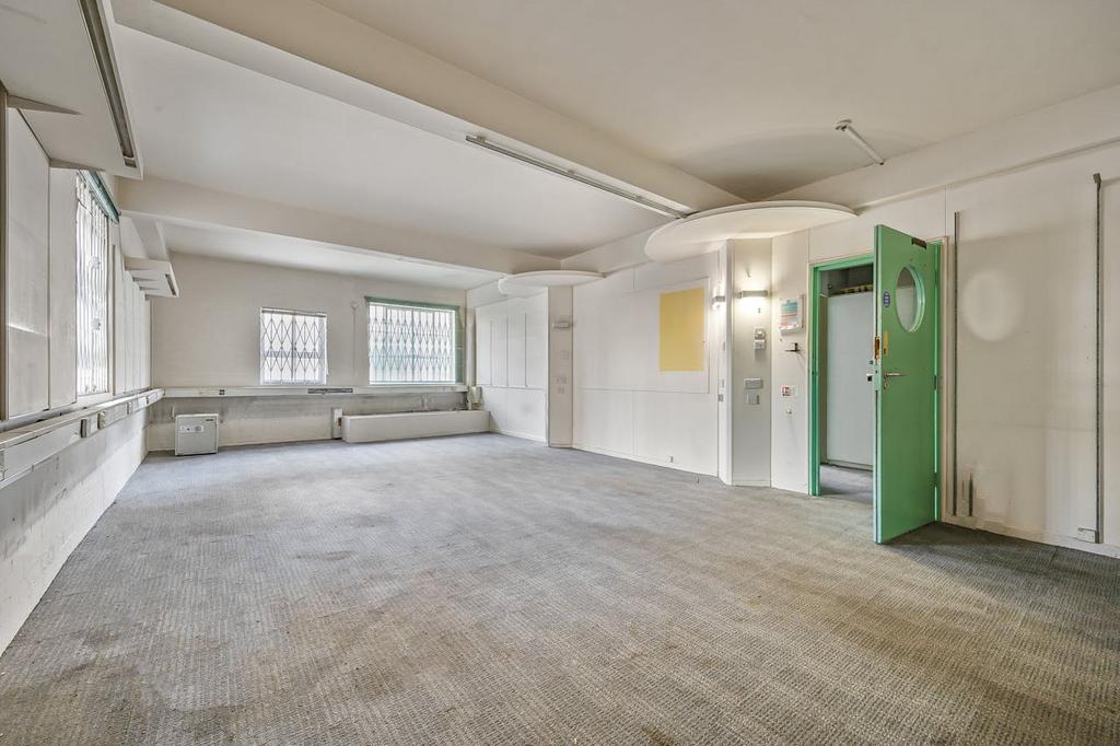 Room 8