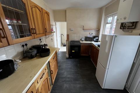 4 bedroom terraced house to rent, Howard Road, Leicester LE2
