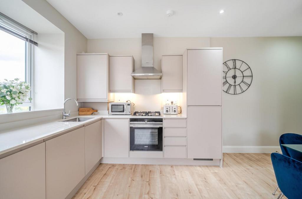 Davidson Frost-Wellings, DFW, Buckingham House Eas