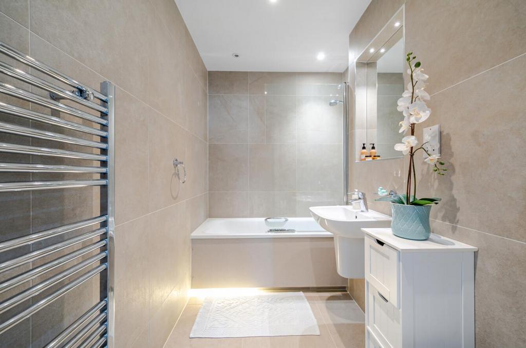 Davidson Frost-Wellings, DFW, Buckingham House Eas