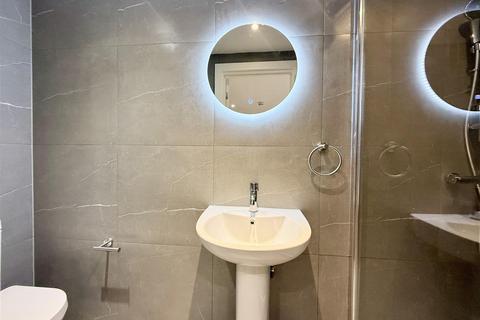 1 bedroom in a house share to rent, Northcote Avenue, Southall