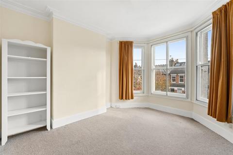 2 bedroom flat to rent, North View Road, London N8