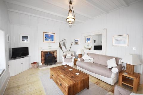 3 bedroom detached house to rent, Seagrove Bay, Seaview, PO34 5BW