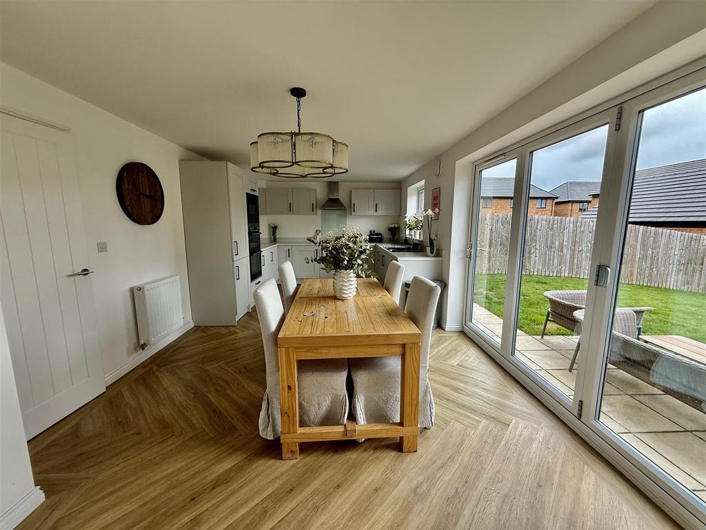 KITCHEN &amp; DINING AREA