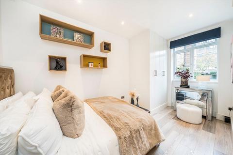 2 bedroom flat for sale, Pembroke Road, London W8