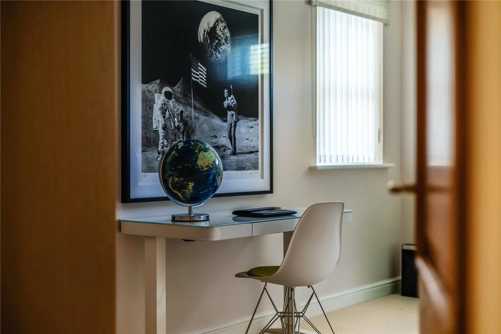 Bedroom 3/Office