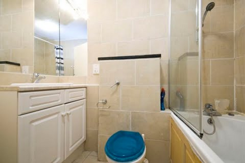 2 bedroom apartment to rent, Parkgate Road, London, SW11