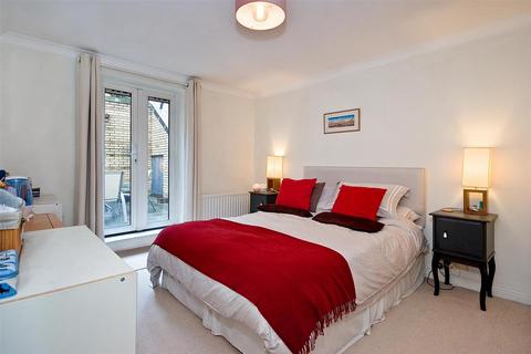 2 bedroom flat for sale, REGENTS PLAZA APARTMENTS, GREVILLE ROAD, London, NW6