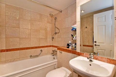 2 bedroom flat for sale, REGENTS PLAZA APARTMENTS, GREVILLE ROAD, London, NW6