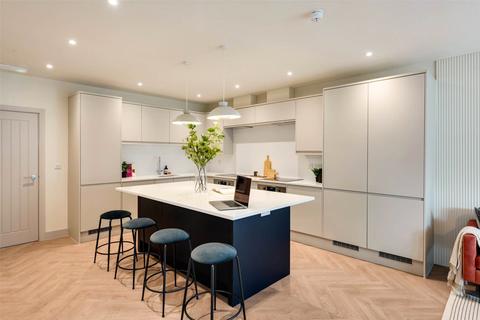 8 bedroom semi-detached house to rent, Northville Road, Horfield, Bristol, Bristol, BS7