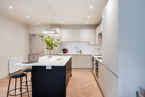 8 bedroom semi-detached house to rent, Northville Road, Horfield, Bristol, Bristol, BS7