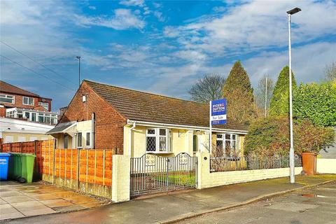 2 bedroom detached bungalow for sale, Hunt Avenue, Ashton-under-Lyne, Greater Manchester, OL7